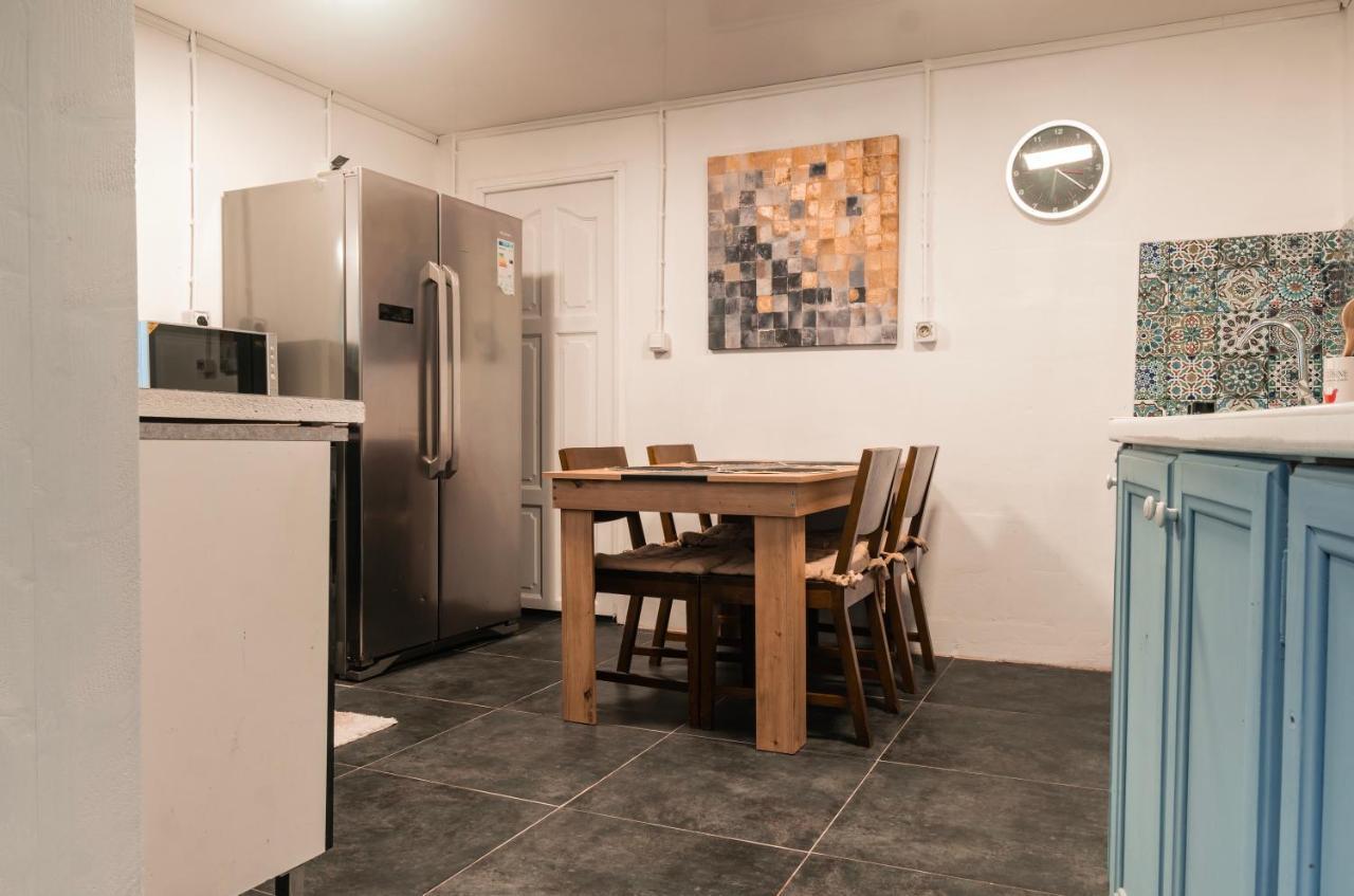 Apartamento sur la route du voile meublé hibiscus Salazie Exterior foto